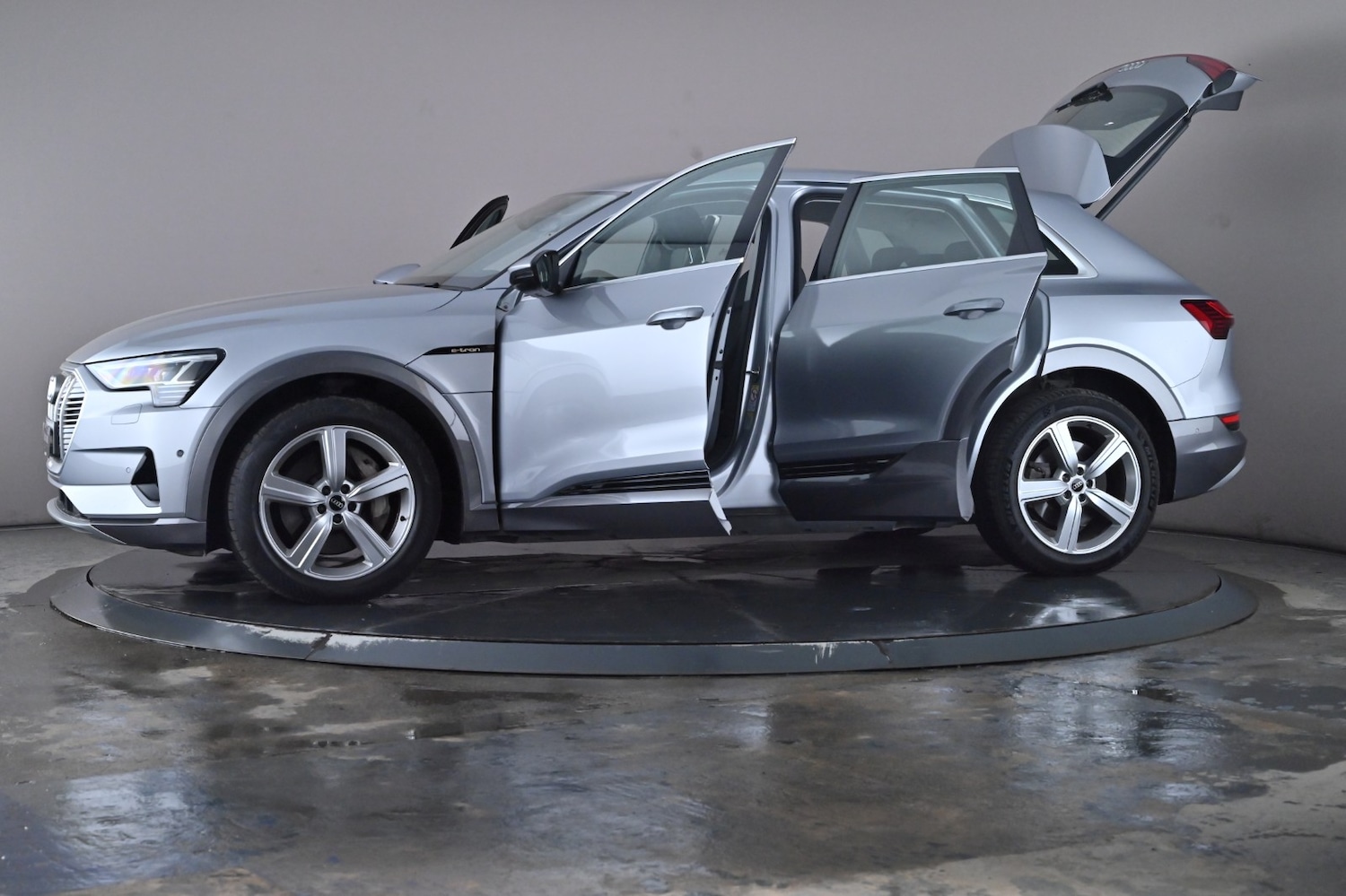 Used Audi e-tron 2022 for sale - 76744703: Photo 49