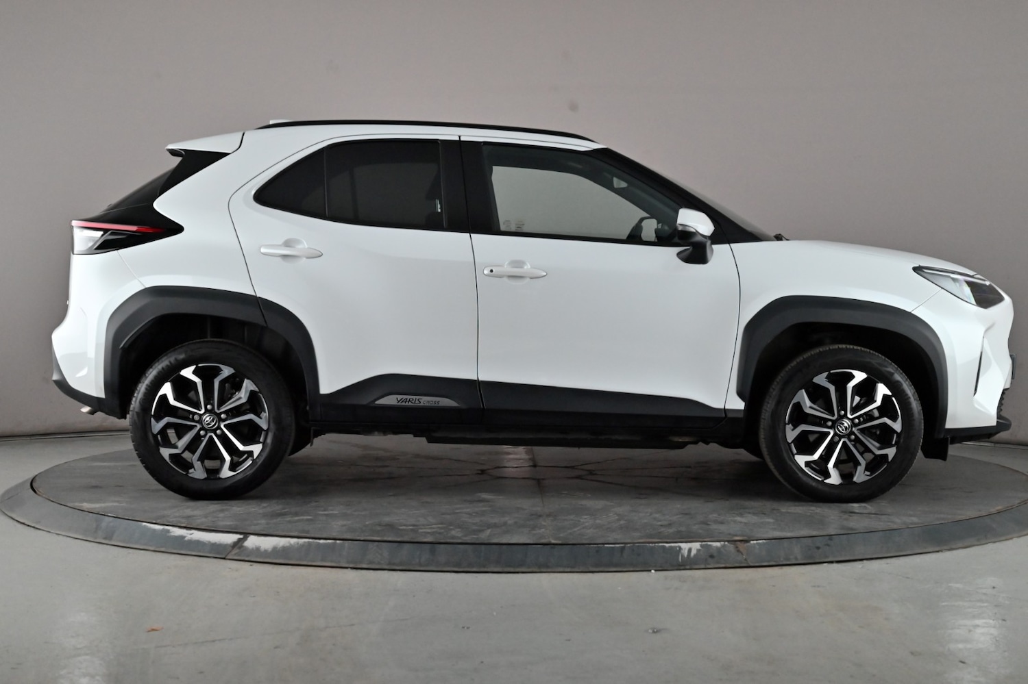 Used Toyota Yaris Cross 2024 for sale - 76605417: Photo 3