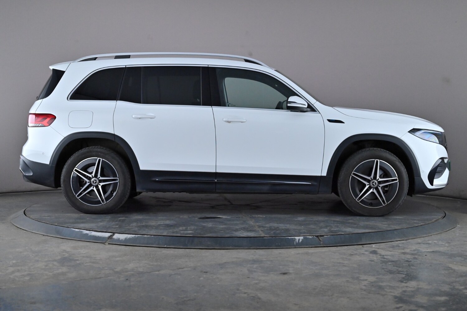 Used Mercedes-Benz EQB 2023 for sale - 76211421: Photo 3