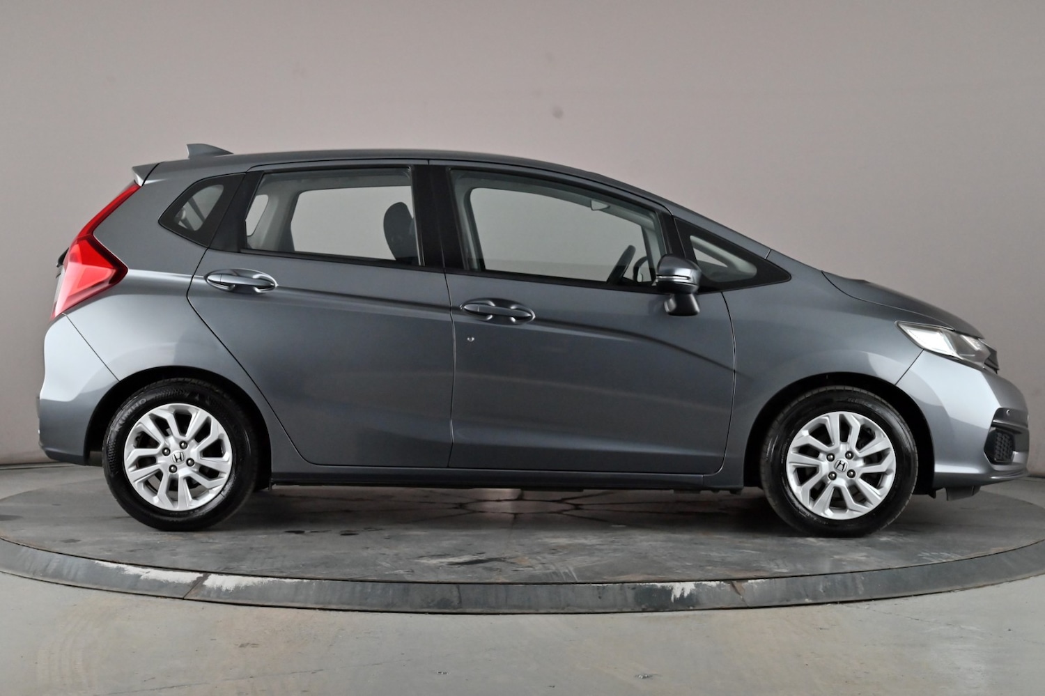 Used Honda Jazz 2018 for sale - 77129300: Photo 3