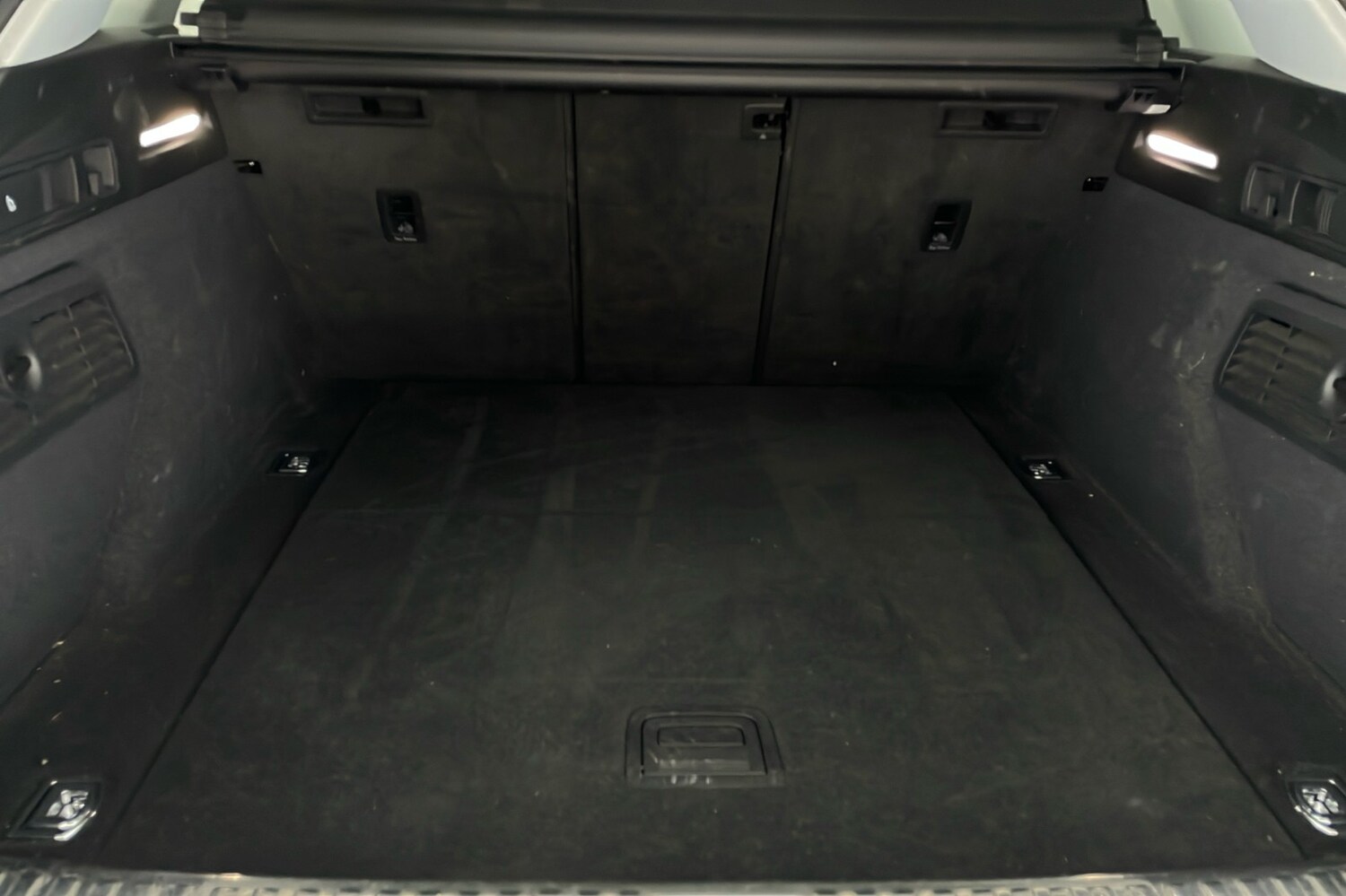 Used Audi Other 2021 for sale - 76030104: Photo 23