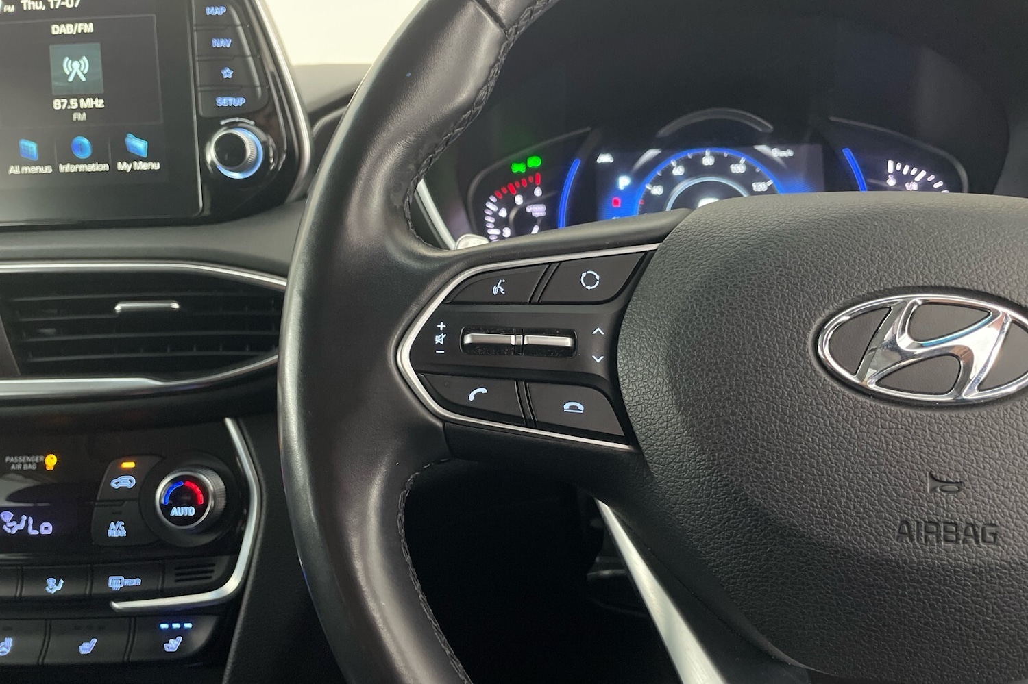 Used Hyundai Santa Fe 2019 for sale - 76716526: Photo 15