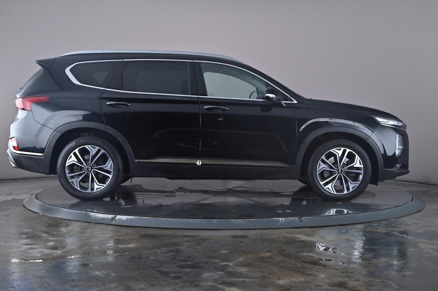 Used Hyundai Santa Fe 2019 for sale - 76716526: Photo 3