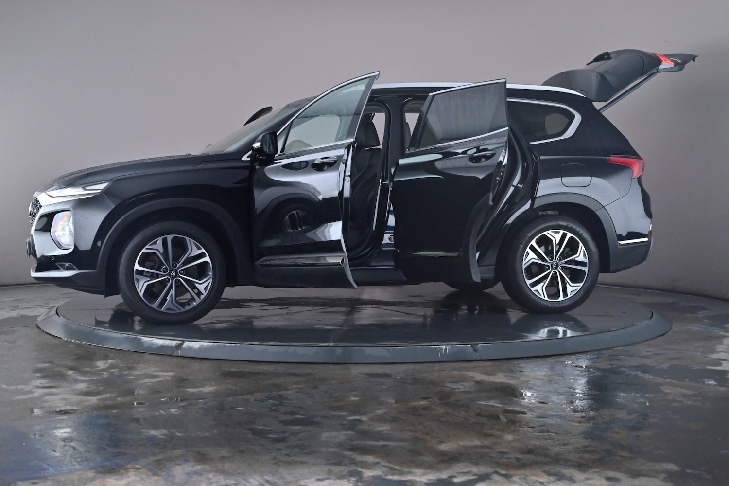 Used Hyundai Santa Fe 2019 for sale - 76716526: Photo 50