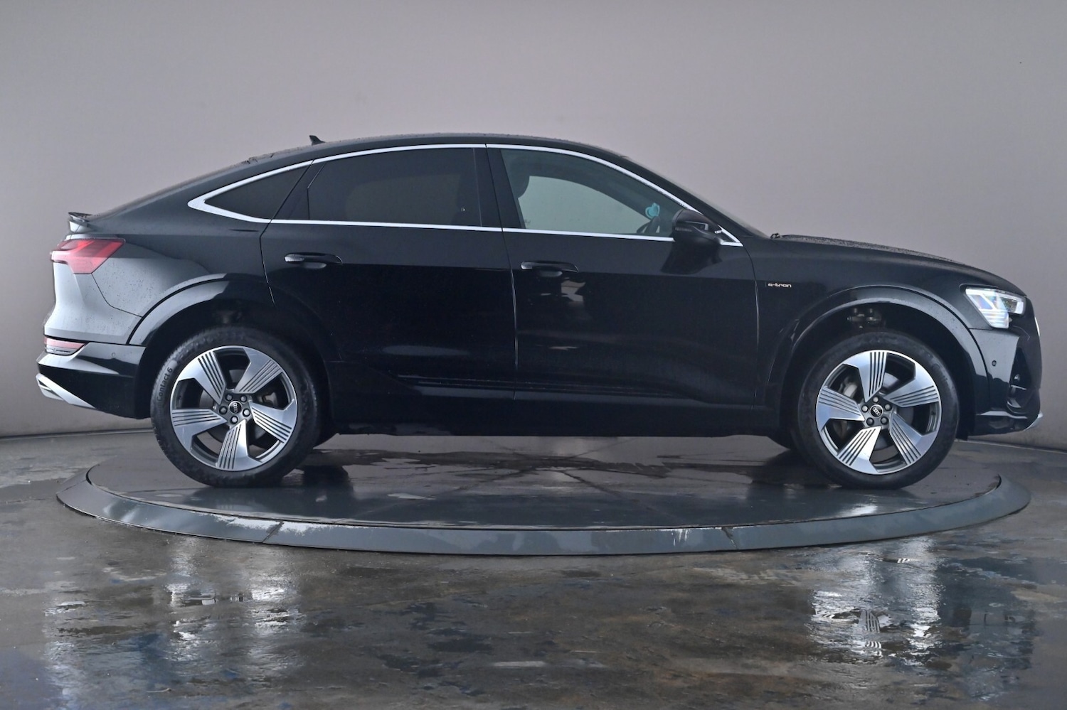 Used Audi e-tron 2021 for sale - 76635164: Photo 3