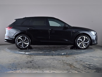 Used Audi e-tron 2021 for sale - 76163984: Photo 3