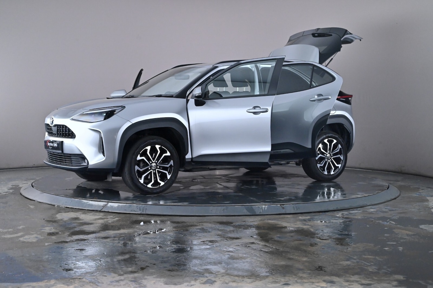 Used Toyota Yaris Cross 2023 for sale - 76730476: Photo 43