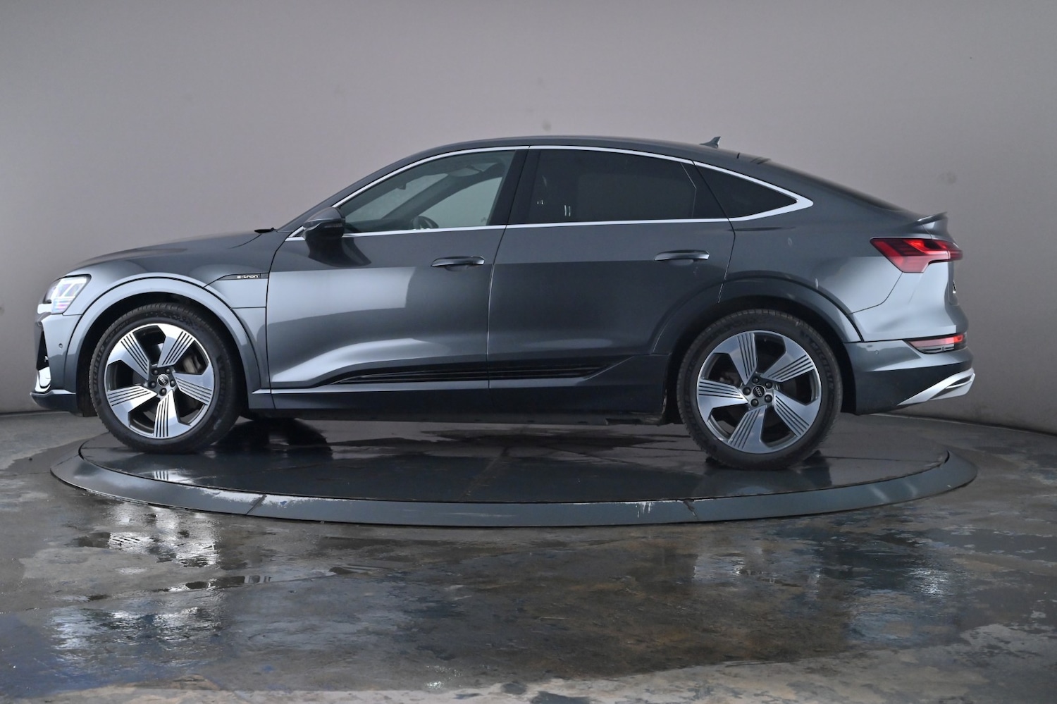 Used Audi e-tron 2022 for sale - 76672409: Photo 16