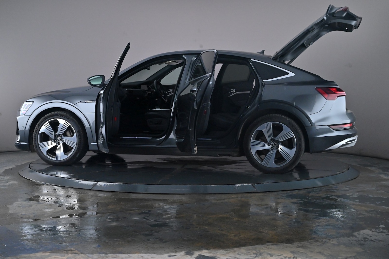 Used Audi e-tron 2022 for sale - 76672409: Photo 52