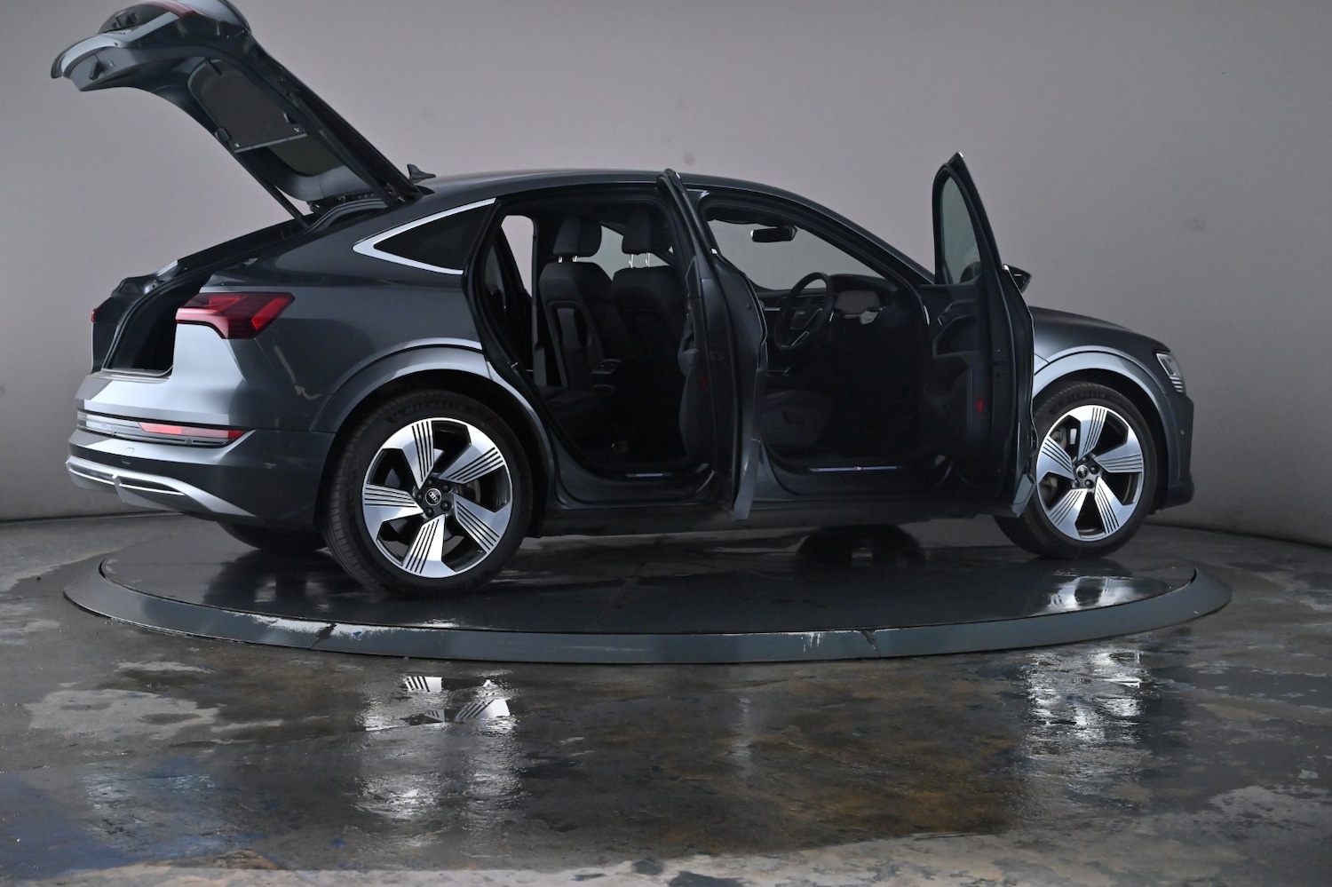 Used Audi e-tron 2022 for sale - 76672409: Photo 66