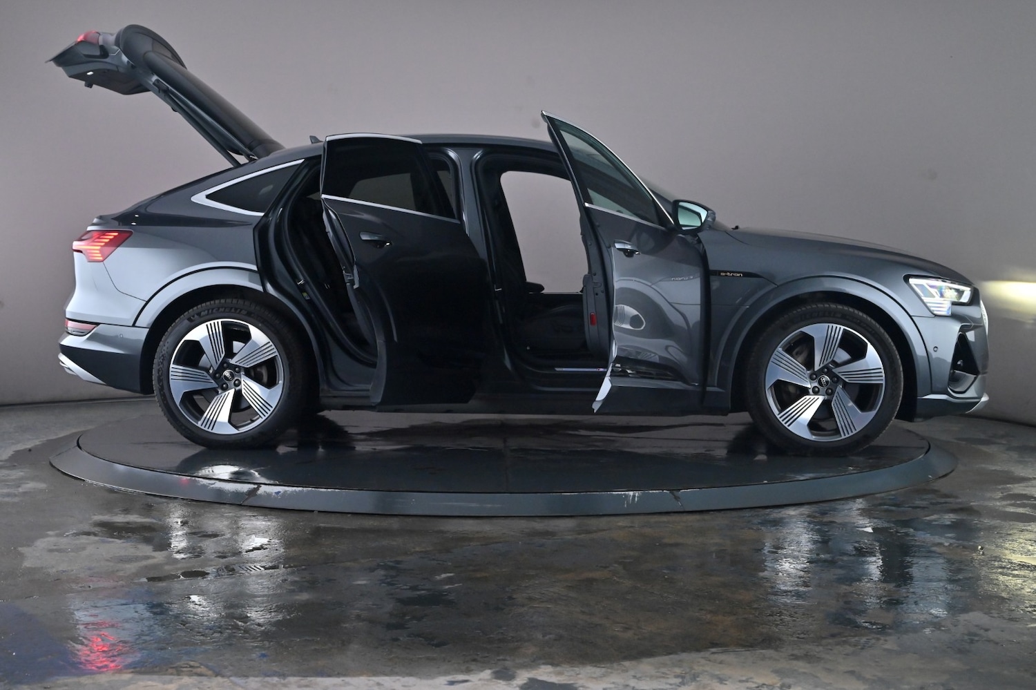 Used Audi e-tron 2022 for sale - 76672409: Photo 69