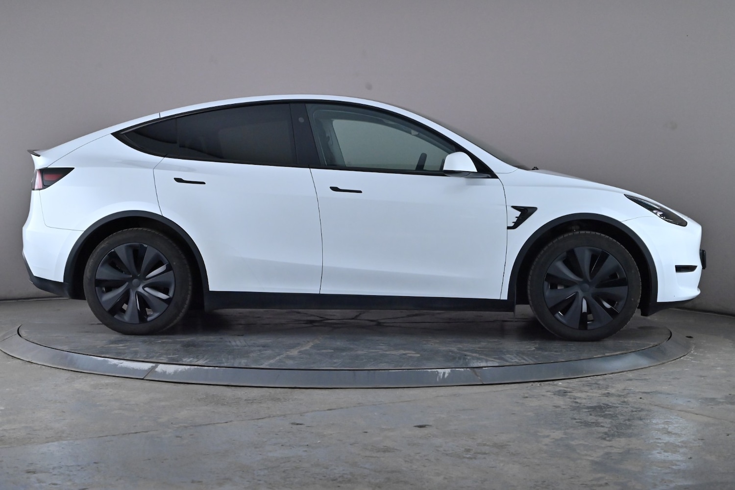 Used Tesla Model Y 2024 for sale - 76133520: Photo 3