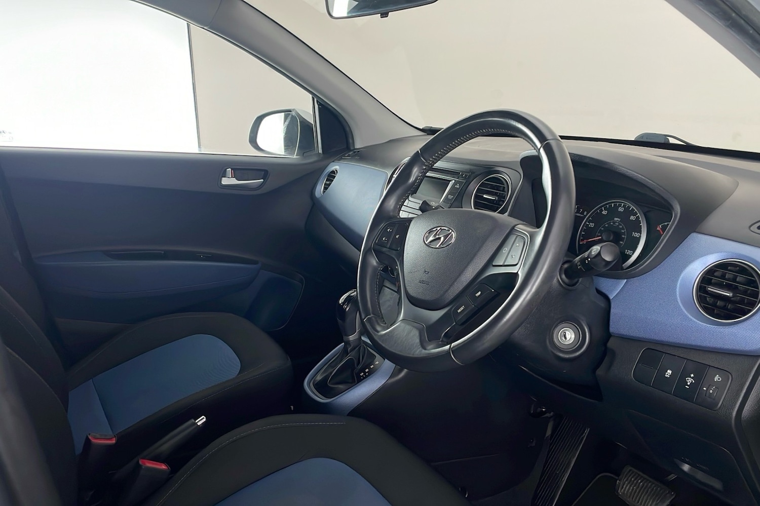 Used Hyundai i10 2015 for sale - 76605422: Photo 10