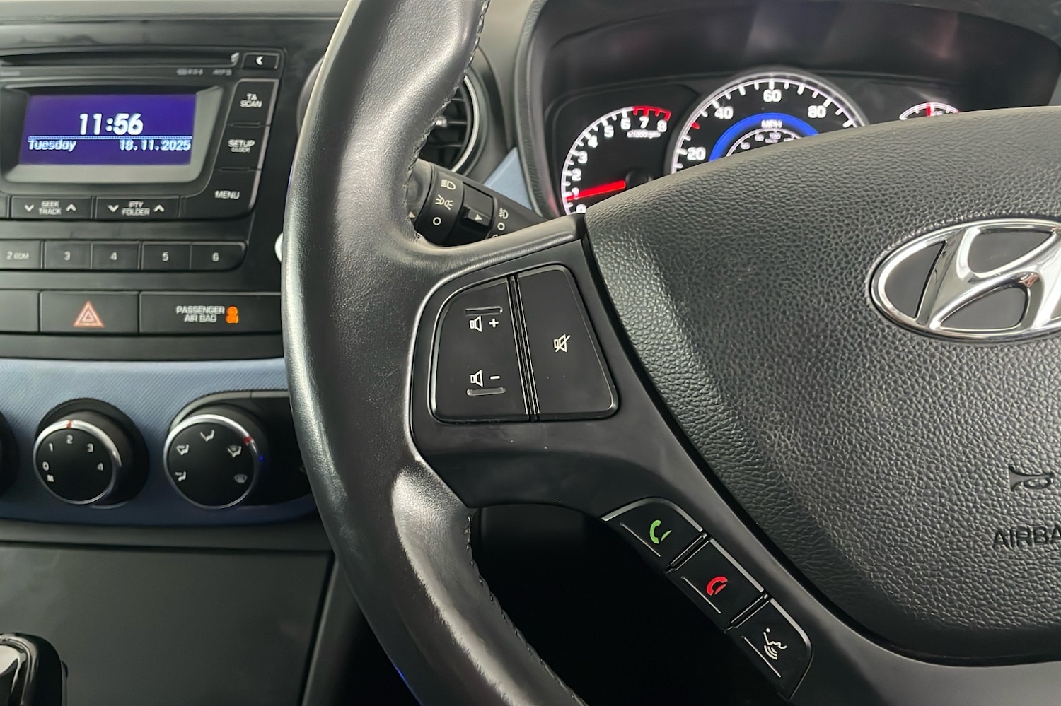 Used Hyundai i10 2015 for sale - 76605422: Photo 14