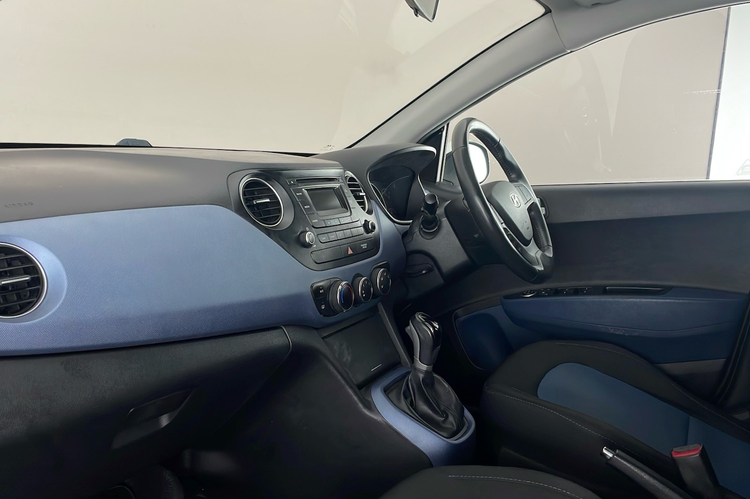 Used Hyundai i10 2015 for sale - 76605422: Photo 18