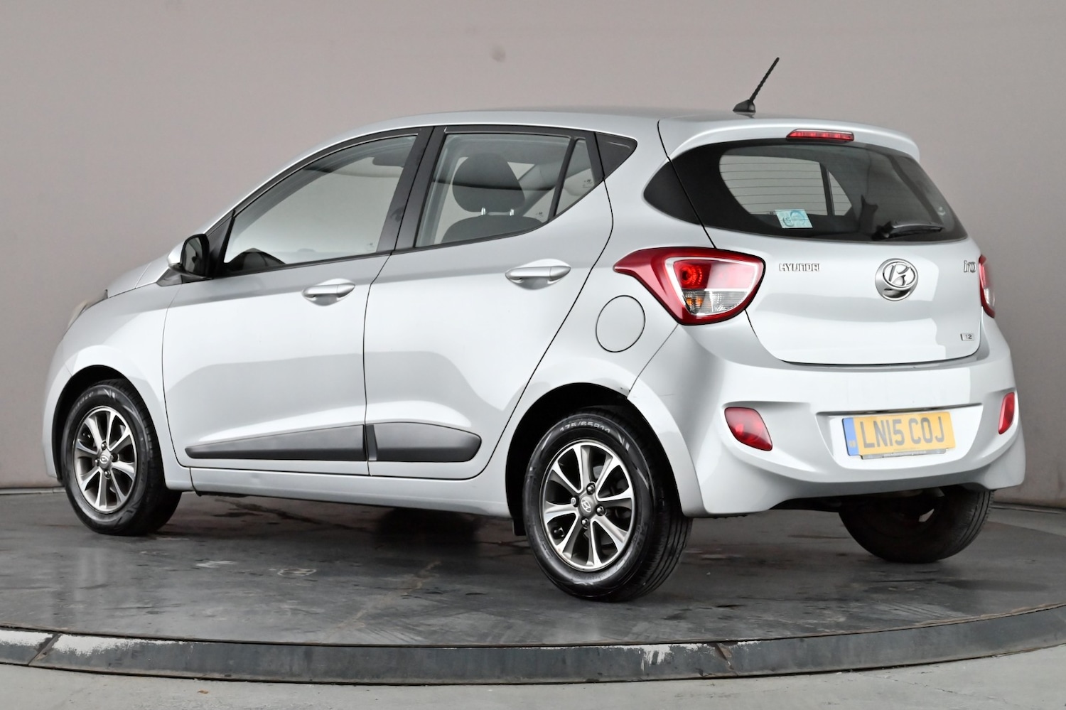 Used Hyundai i10 2015 for sale - 76605422: Photo 4