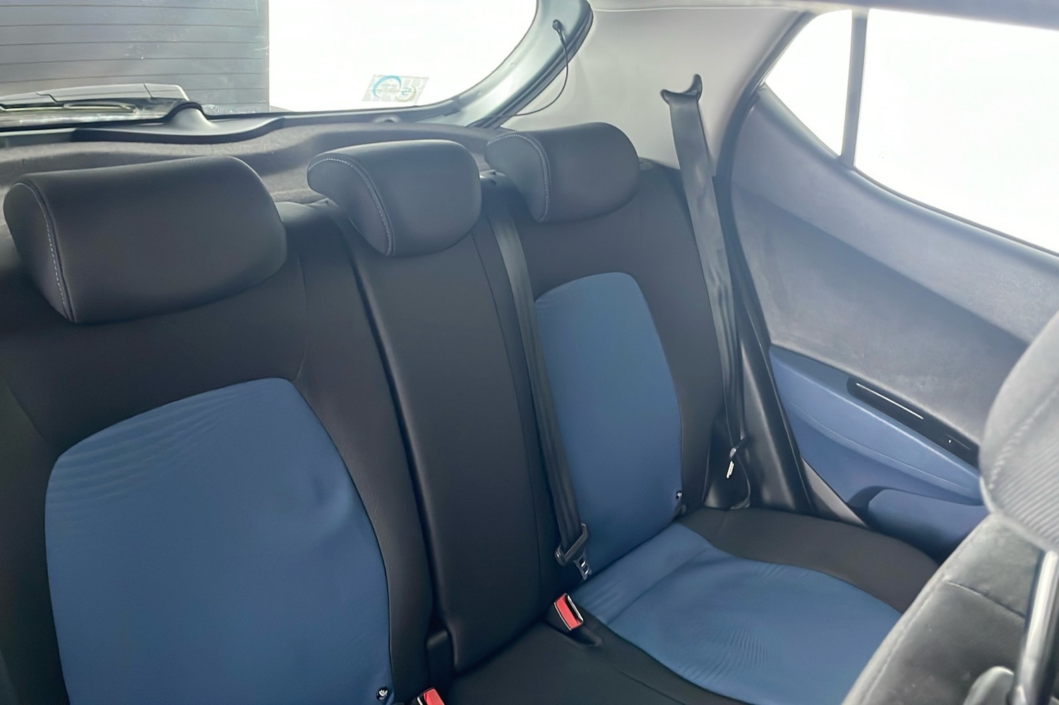 Used Hyundai i10 2015 for sale - 76605422: Photo 9