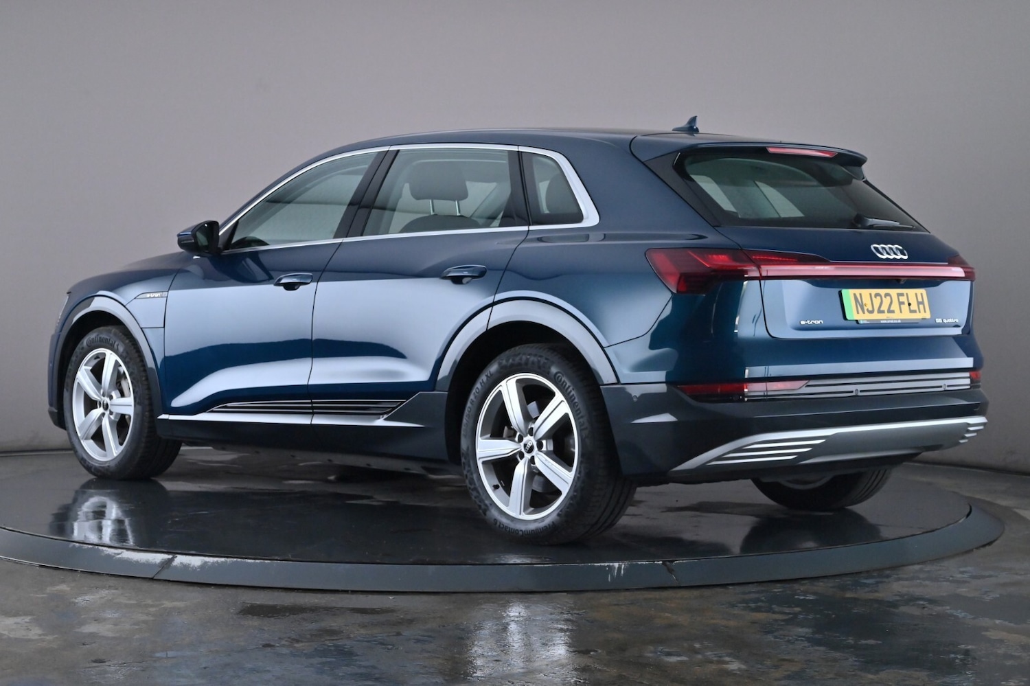 Used Audi e-tron 2022 for sale - 76730459: Photo 4