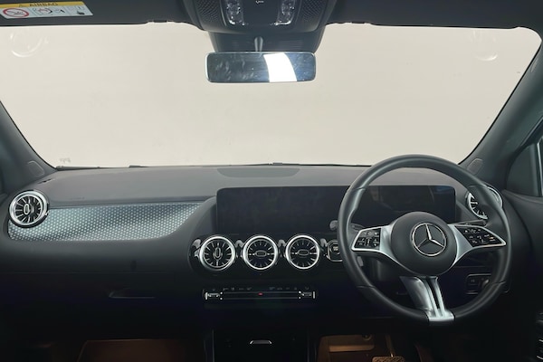 Used Mercedes-Benz EQA 2024 for sale - 76257219: Photo 8