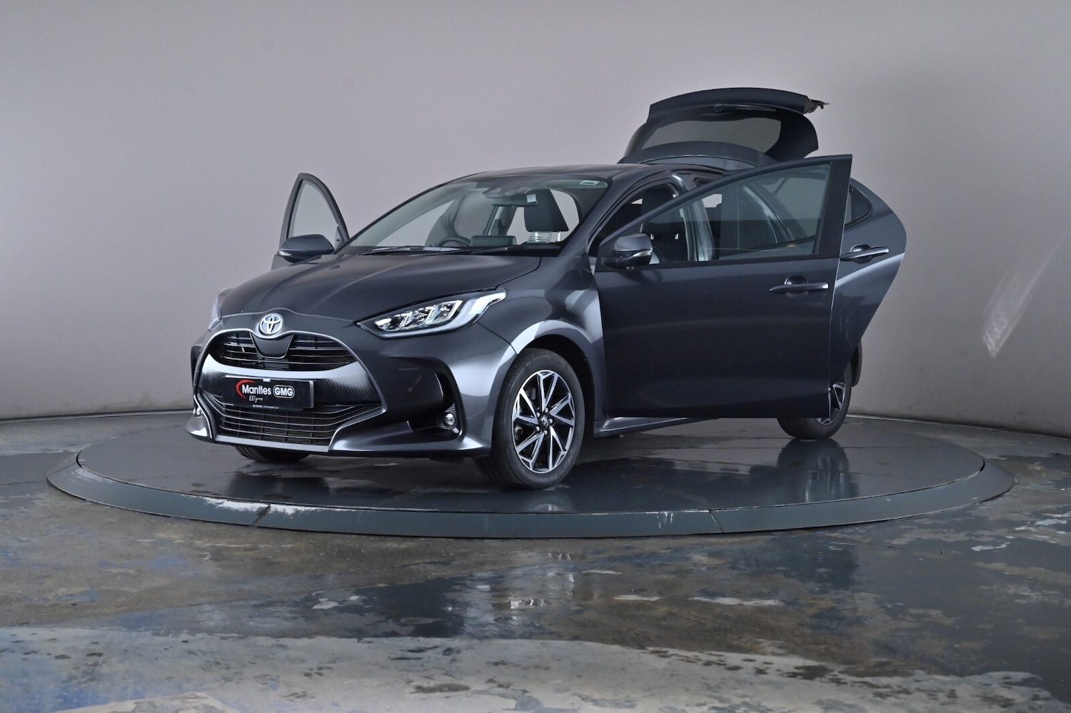 Used Toyota Yaris 2023 for sale - 76716465: Photo 43