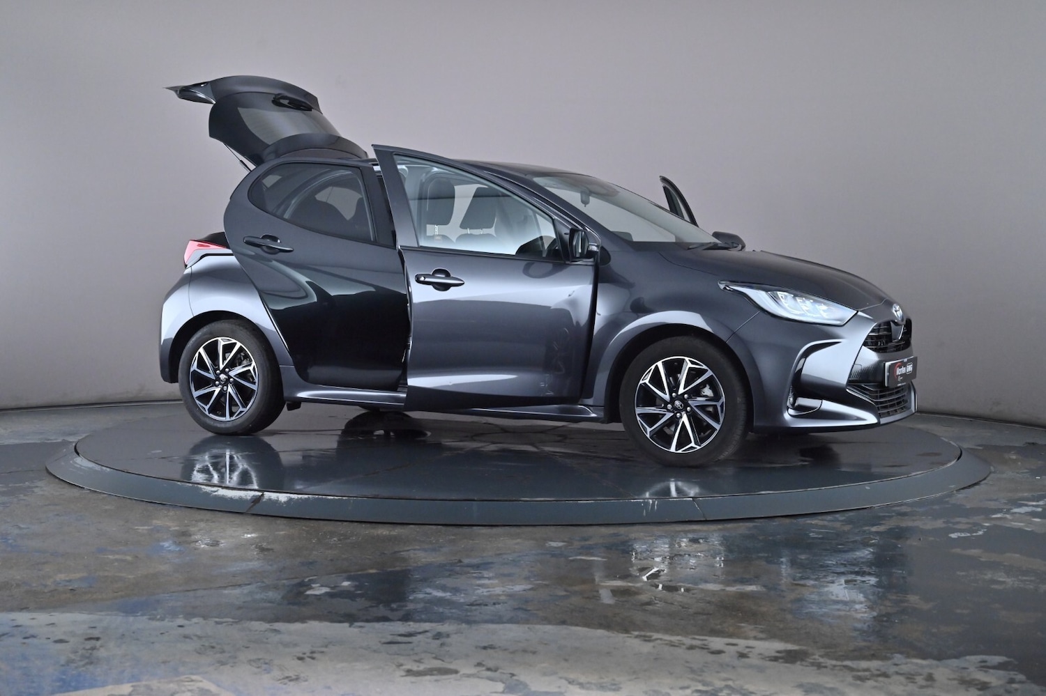 Used Toyota Yaris 2023 for sale - 76716465: Photo 69