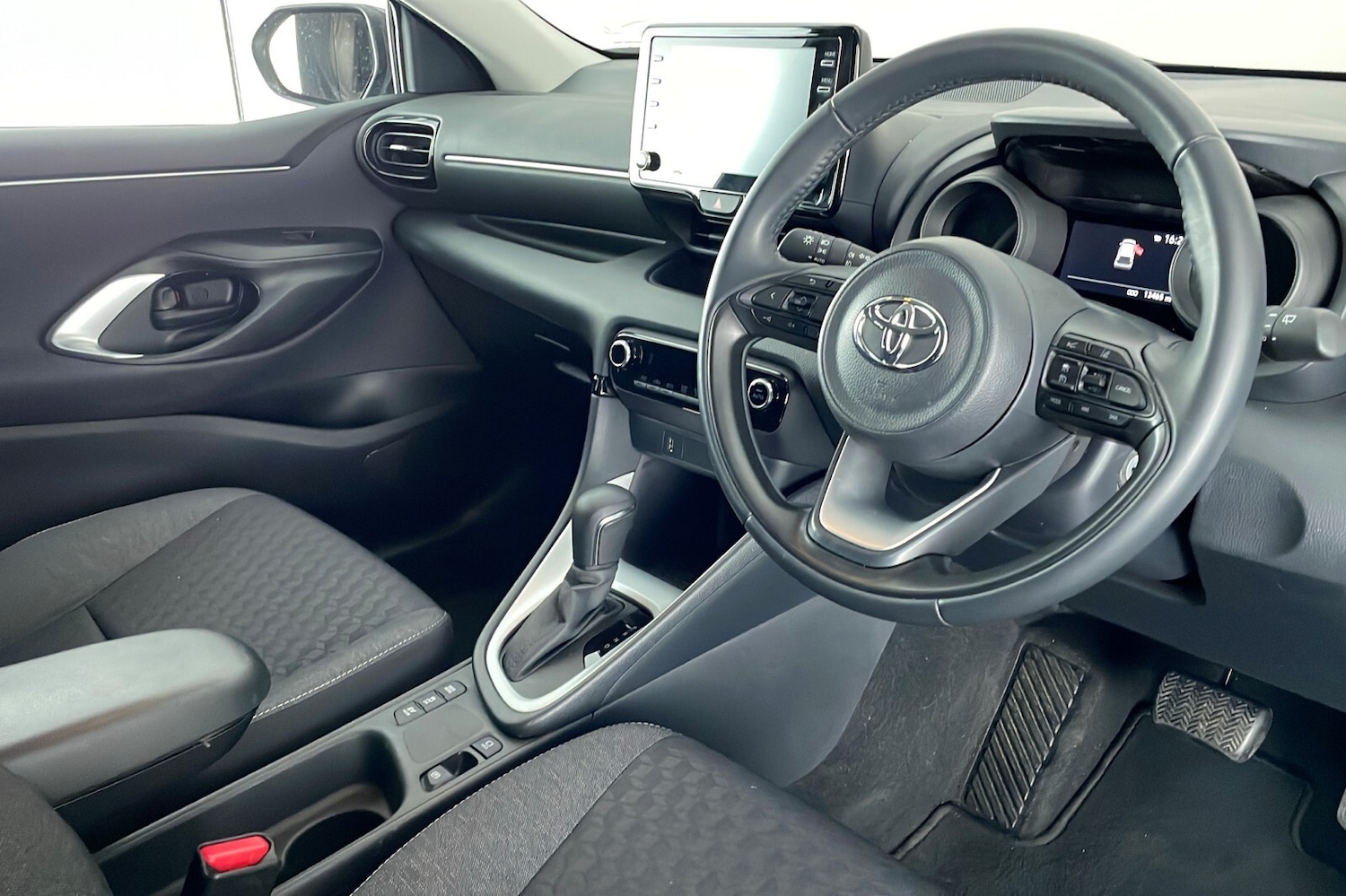 Used Toyota Yaris 2023 for sale - 76716465: Photo 9
