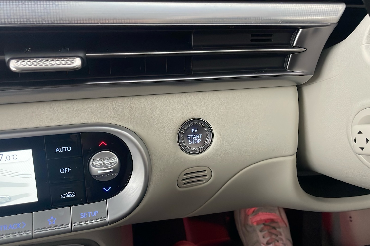 Used Genesis GV60 2024 for sale - 77303374: Photo 18