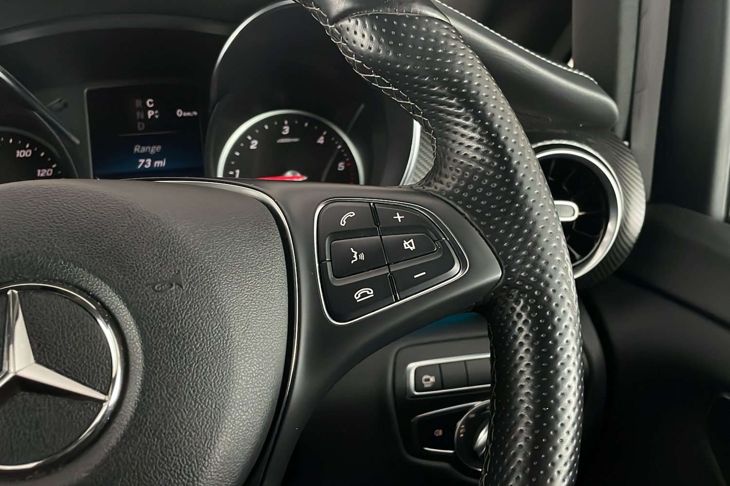 Used Mercedes-Benz V-Class 2023 for sale - 76932060: Photo 15