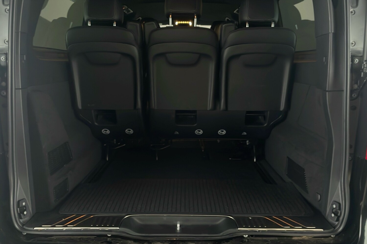 Used Mercedes-Benz V-Class 2023 for sale - 76932060: Photo 29