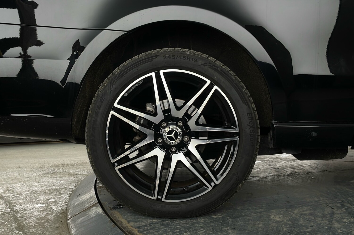 Used Mercedes-Benz V-Class 2023 for sale - 76932060: Photo 7