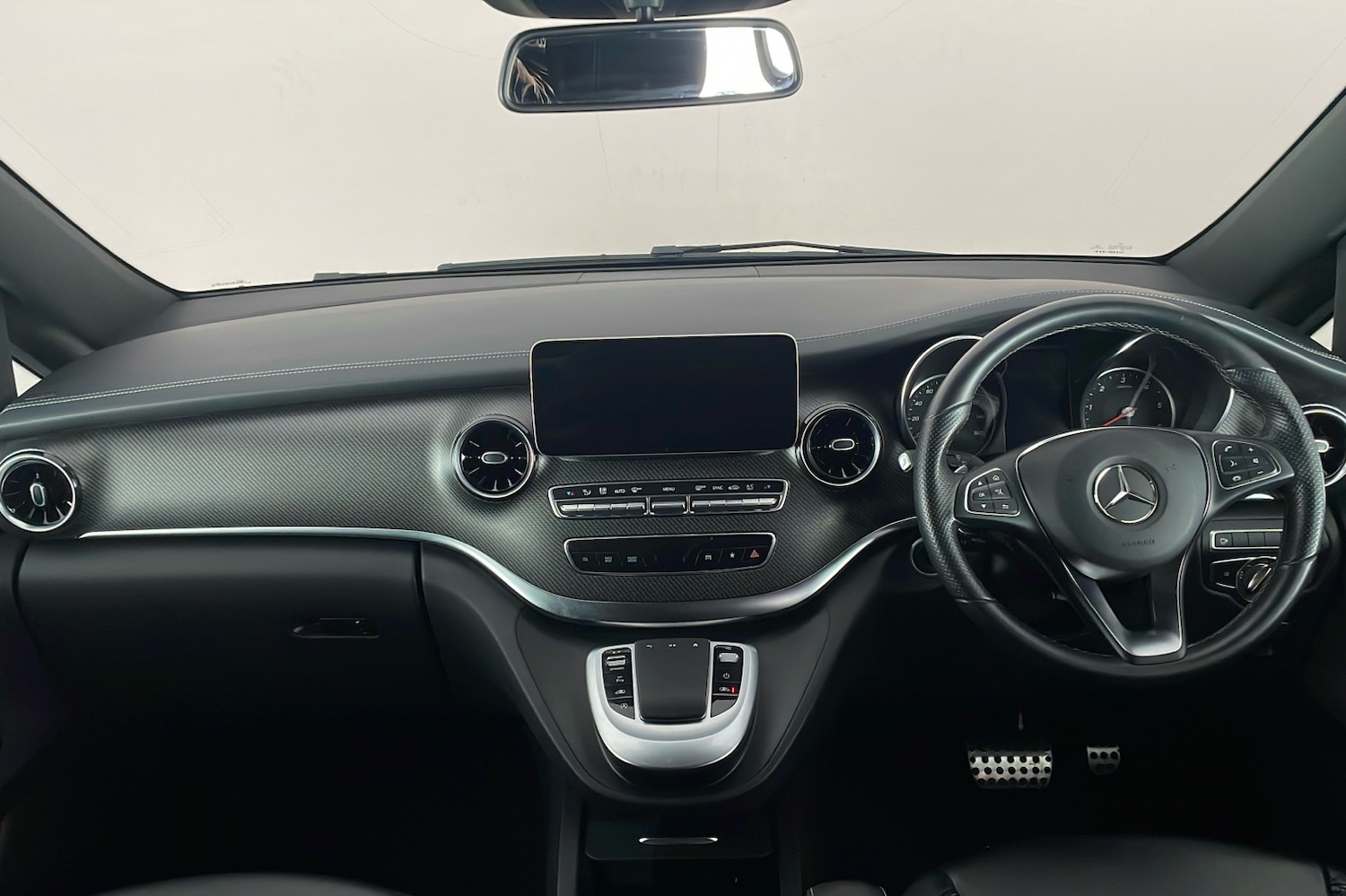 Used Mercedes-Benz V-Class 2023 for sale - 76932060: Photo 8