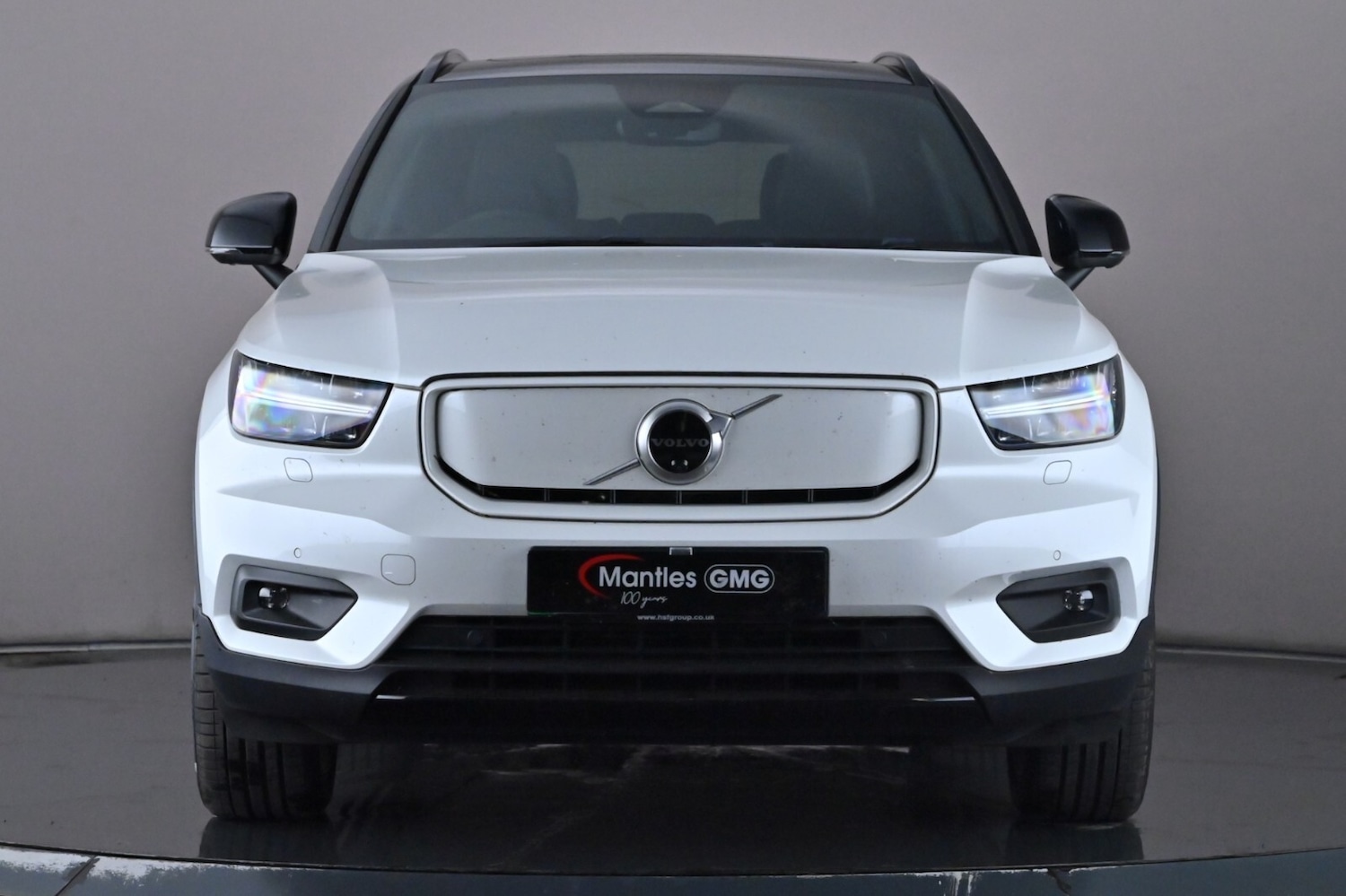 Used Volvo XC40 2021 for sale - 76672369: Photo 2