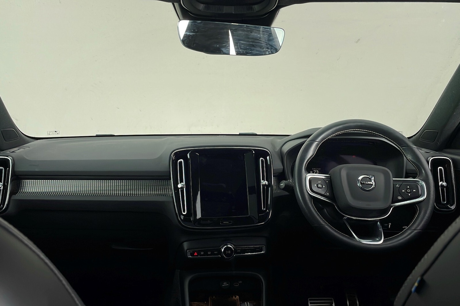 Used Volvo XC40 2021 for sale - 76672369: Photo 8