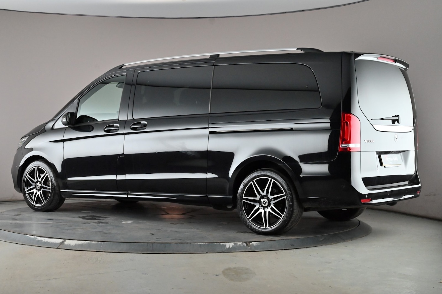 Used Mercedes-Benz V-Class 2023 for sale - 77548106: Photo 4