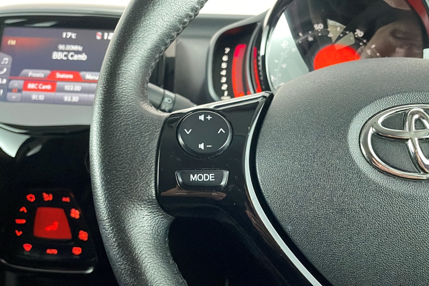 Used Toyota AYGO 2018 for sale - 76621847: Photo 15