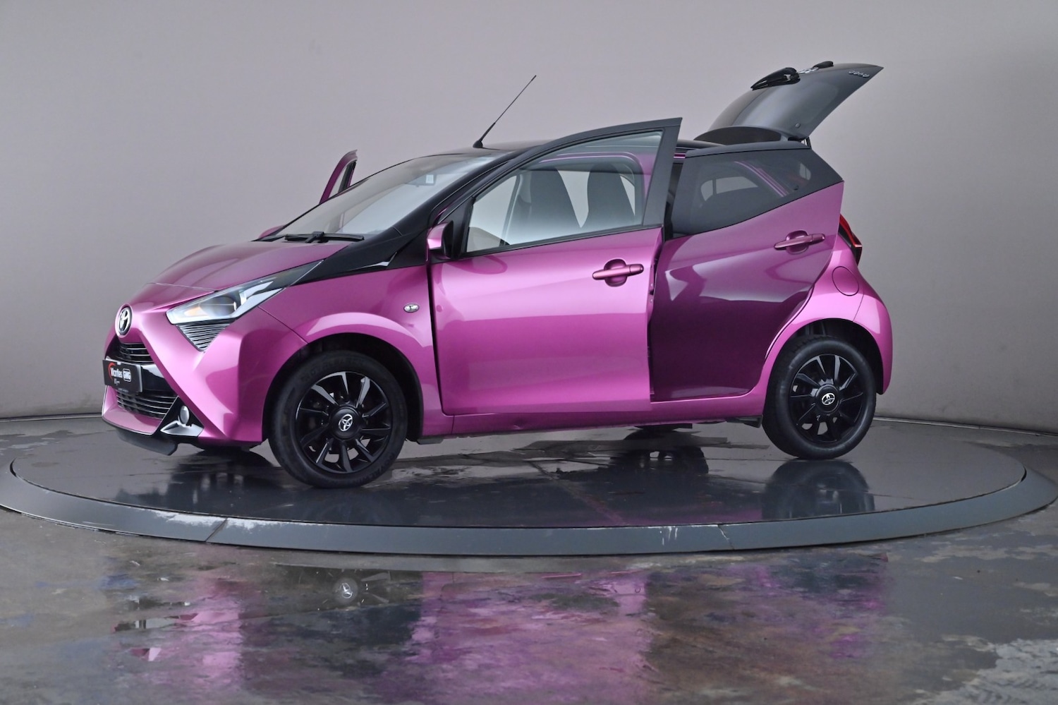 Used Toyota AYGO 2018 for sale - 76621847: Photo 48