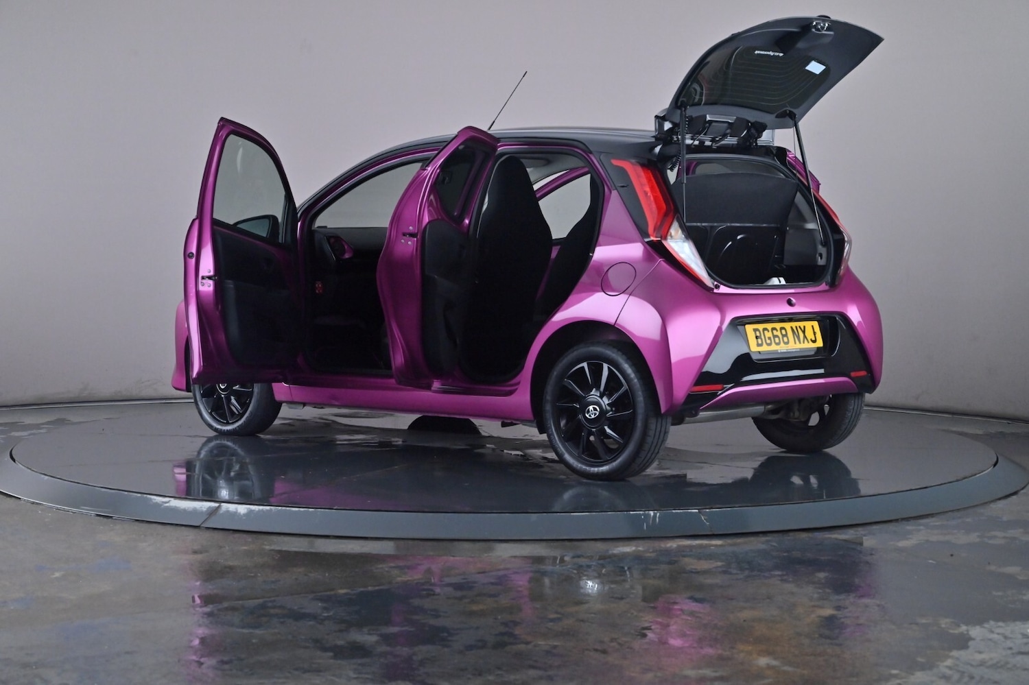 Used Toyota AYGO 2018 for sale - 76621847: Photo 50