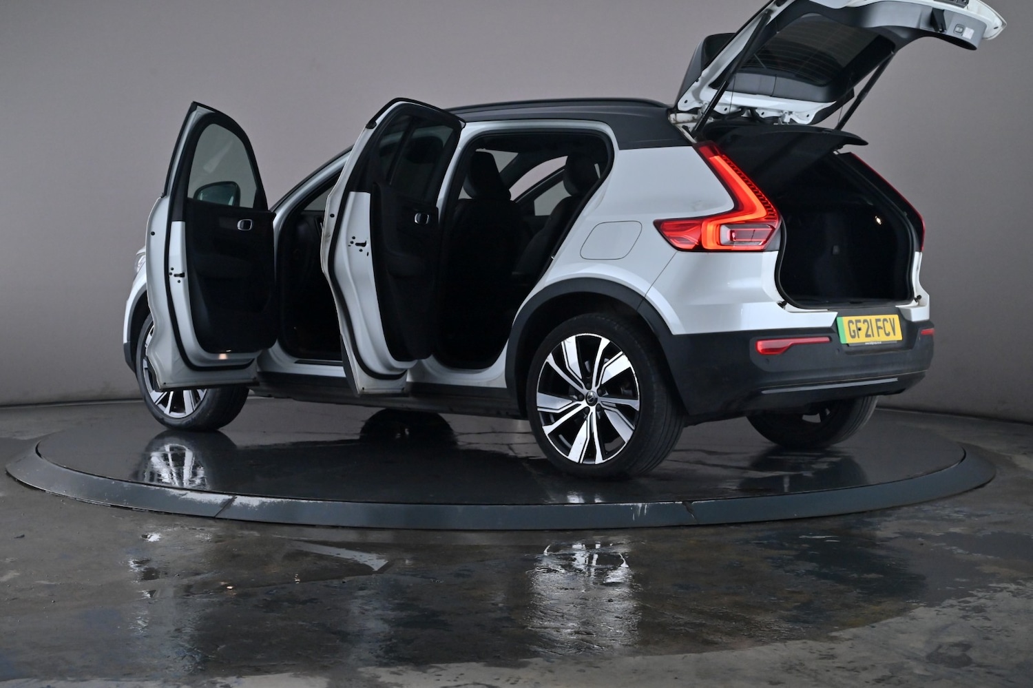 Used Volvo XC40 2021 for sale - 76716472: Photo 1