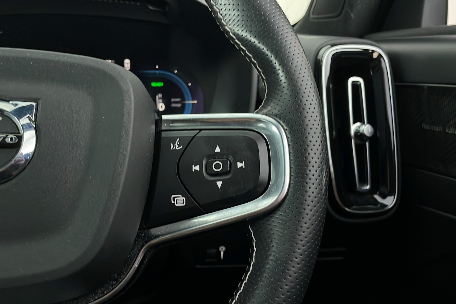 Used Volvo XC40 2021 for sale - 76716472: Photo 16