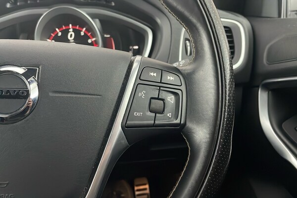 Used Volvo V40 2017 for sale - 76186161: Photo 15