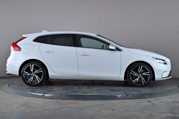 Used Volvo V40 2017 for sale - 76186161: Photo 3