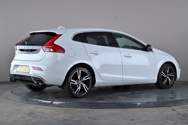Used Volvo V40 2017 for sale - 76186161: Photo 6