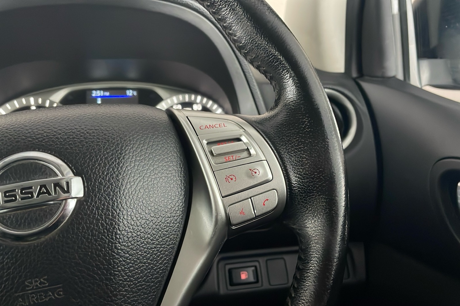 Used Nissan Navara 2020 for sale - 76057450: Photo 15