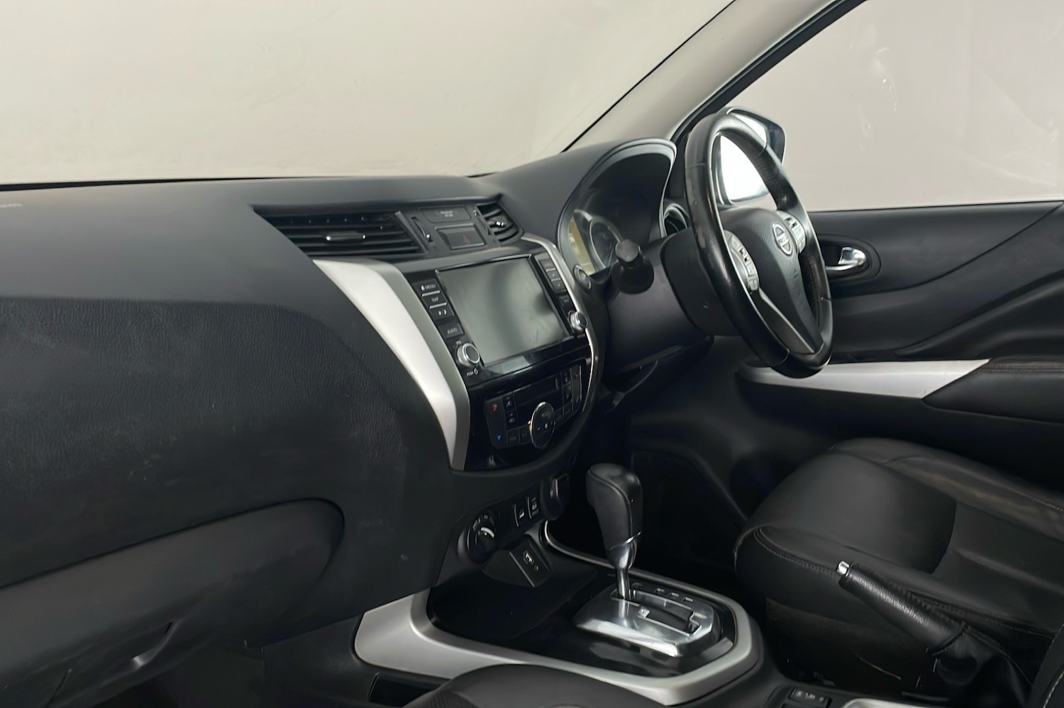 Used Nissan Navara 2020 for sale - 76057450: Photo 23
