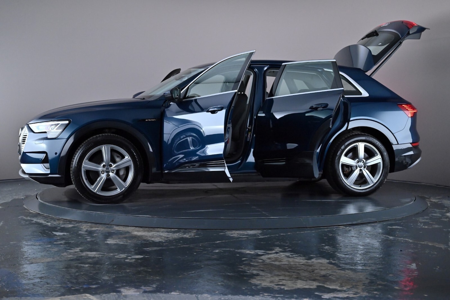 Used Audi e-tron 2021 for sale - 76754206: Photo 48