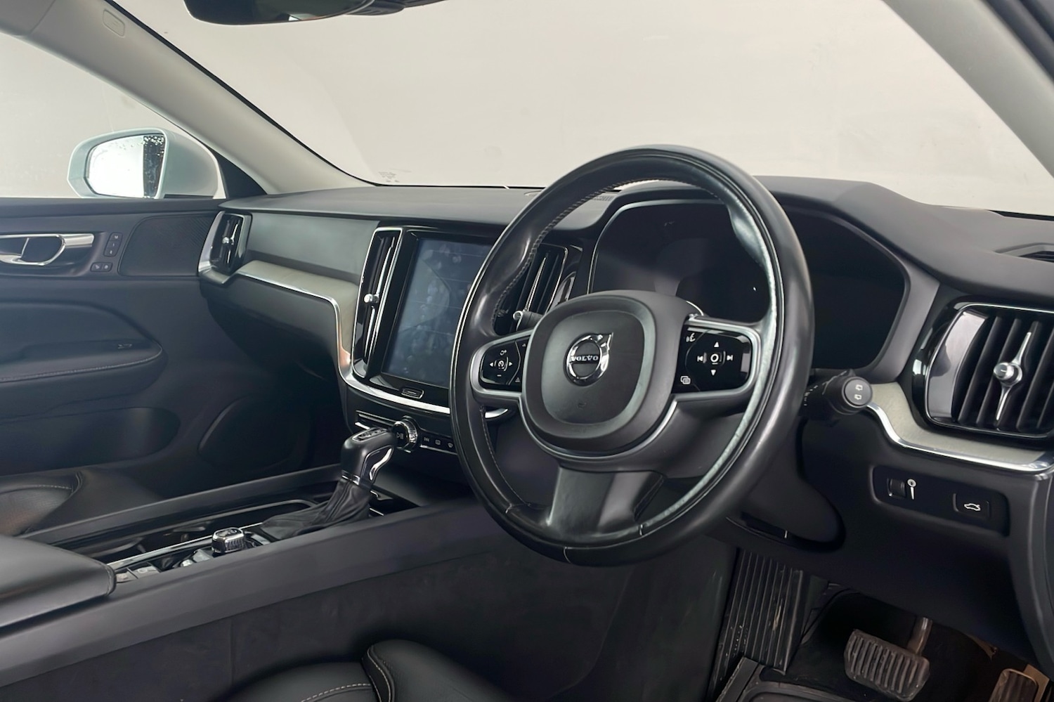 Used Volvo V60 2018 for sale - 76618417: Photo 10