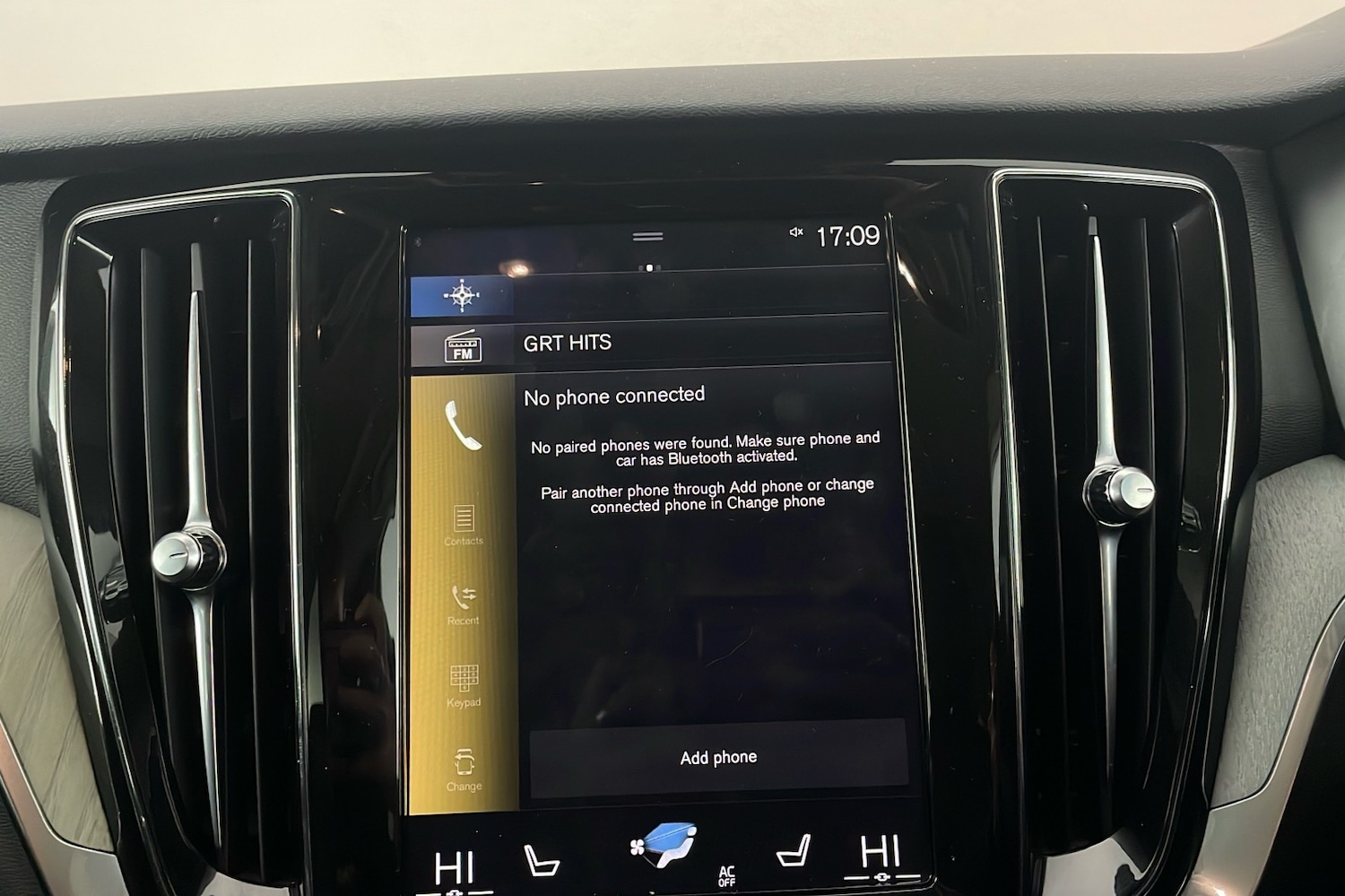 Used Volvo V60 2018 for sale - 76618417: Photo 16