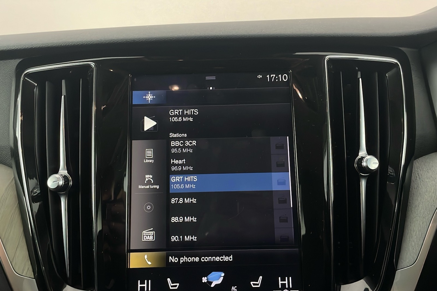 Used Volvo V60 2018 for sale - 76618417: Photo 17