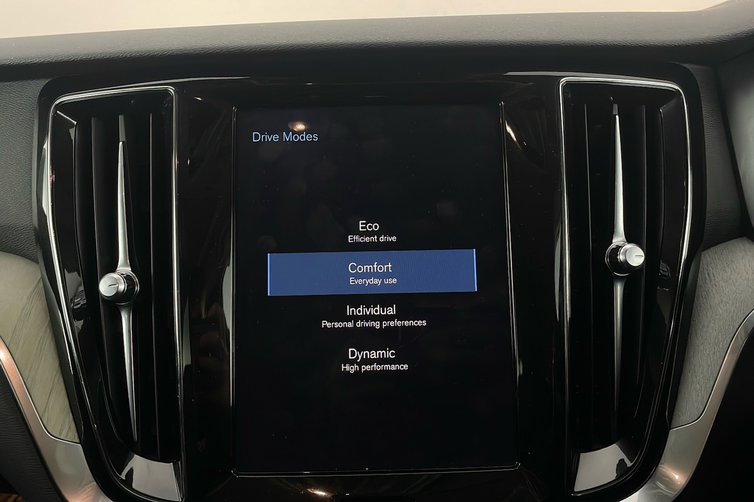 Used Volvo V60 2018 for sale - 76618417: Photo 19