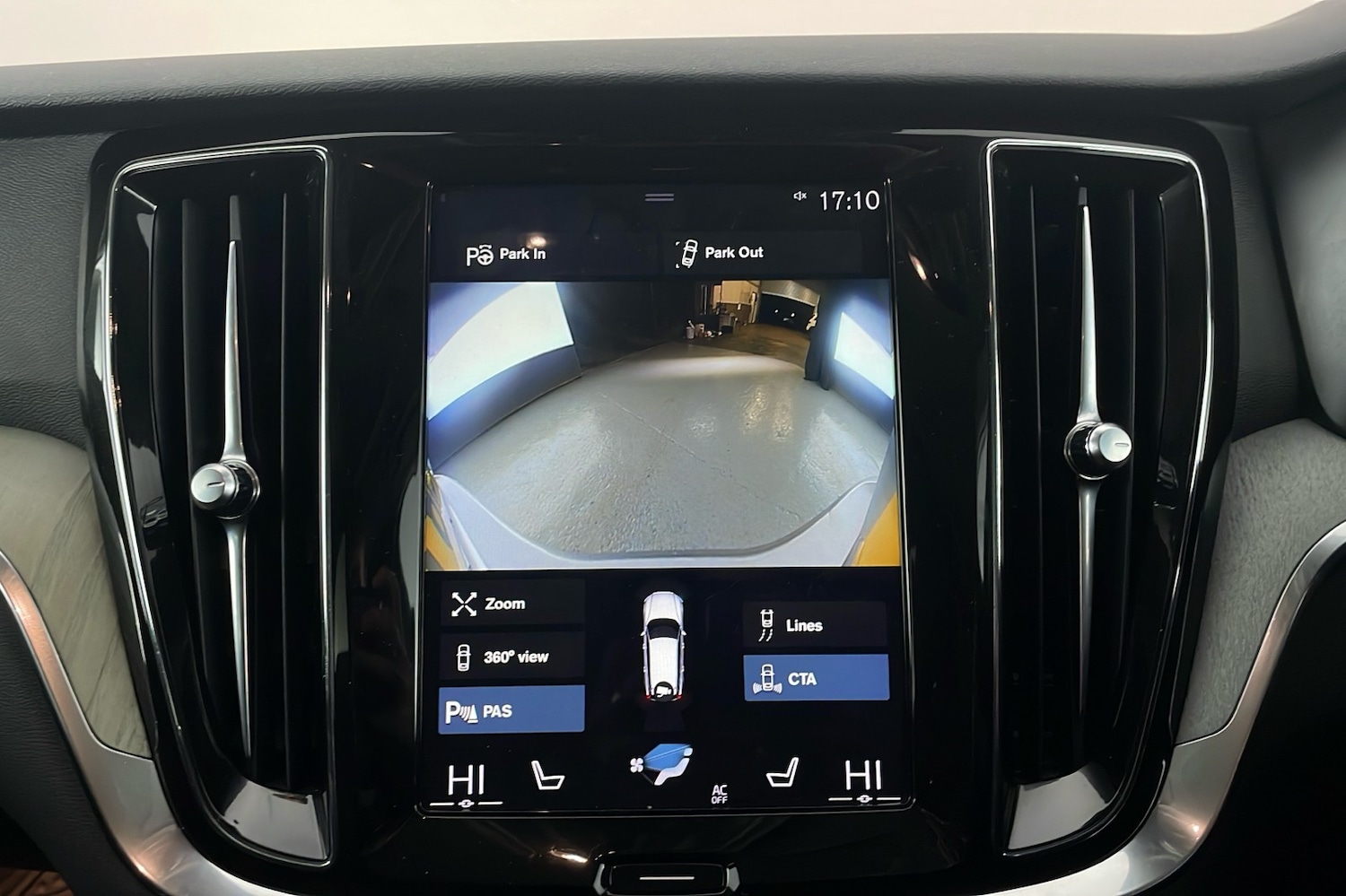 Used Volvo V60 2018 for sale - 76618417: Photo 20